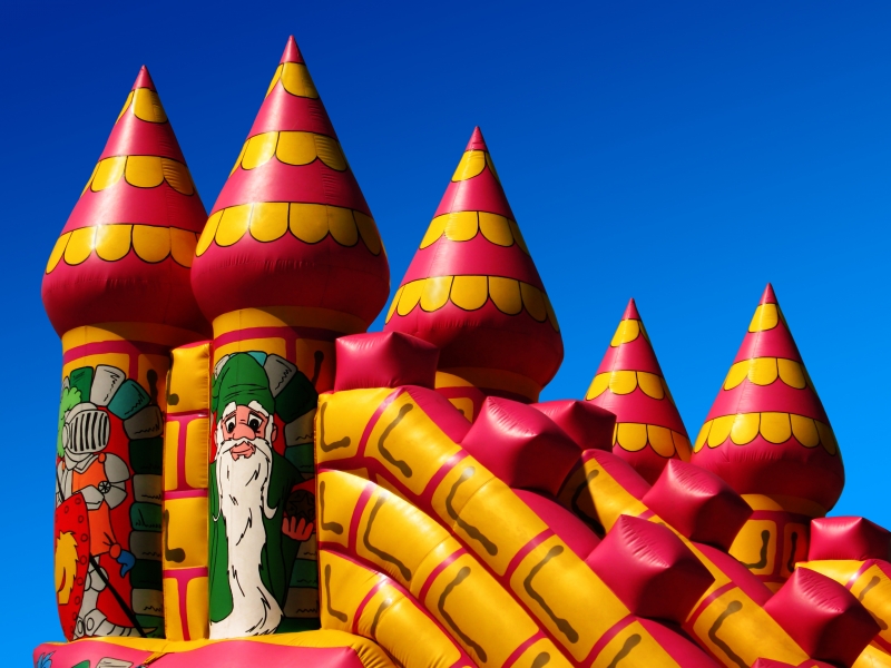 139687-bouncy-castle